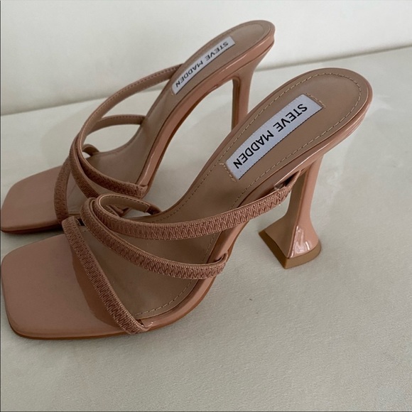 Steve Madden Strapy heels sandal nude - size 6M worn once ! - Picture 2 of 4